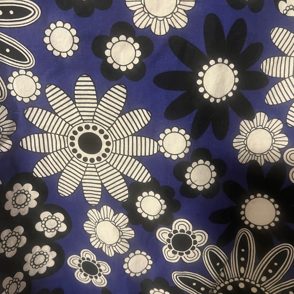 An MIKK Couture Floral Skirt in size large - Picture 4 of 7